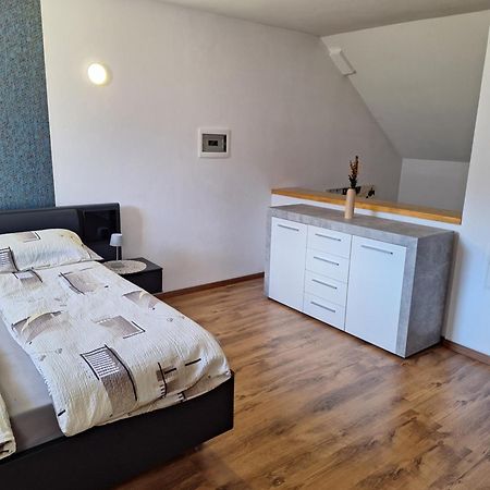 בובק Apartma Maks & Anita מראה חיצוני תמונה